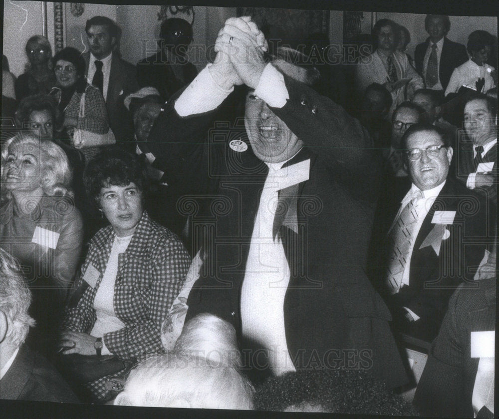 1974 Thomas Oliver celebrating after winning $100,000 in the state l - Historic Images