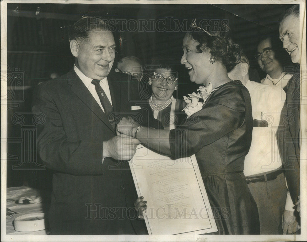 1963 Press Photo County Worker Martinez Retirement Party Recorder Olsen - Historic Images