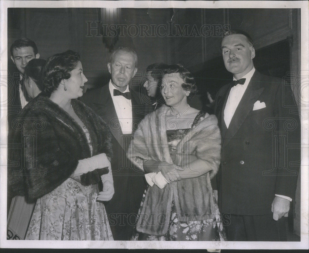 1958 Mr. Conway Olmsted, Mrs. J. Middleton Blackwell and their wives - Historic Images