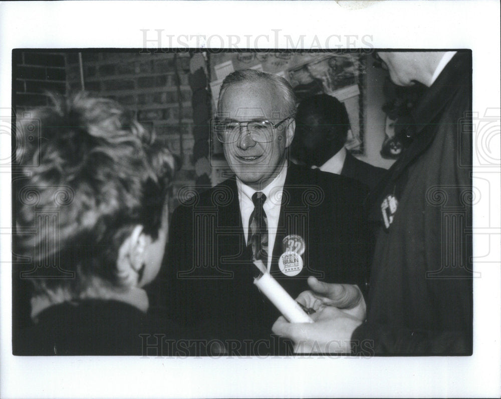 1992 Press Photo Ald. Patrick O&#39;Connor campaigns for State&#39;s attorney at the thi - Historic Images