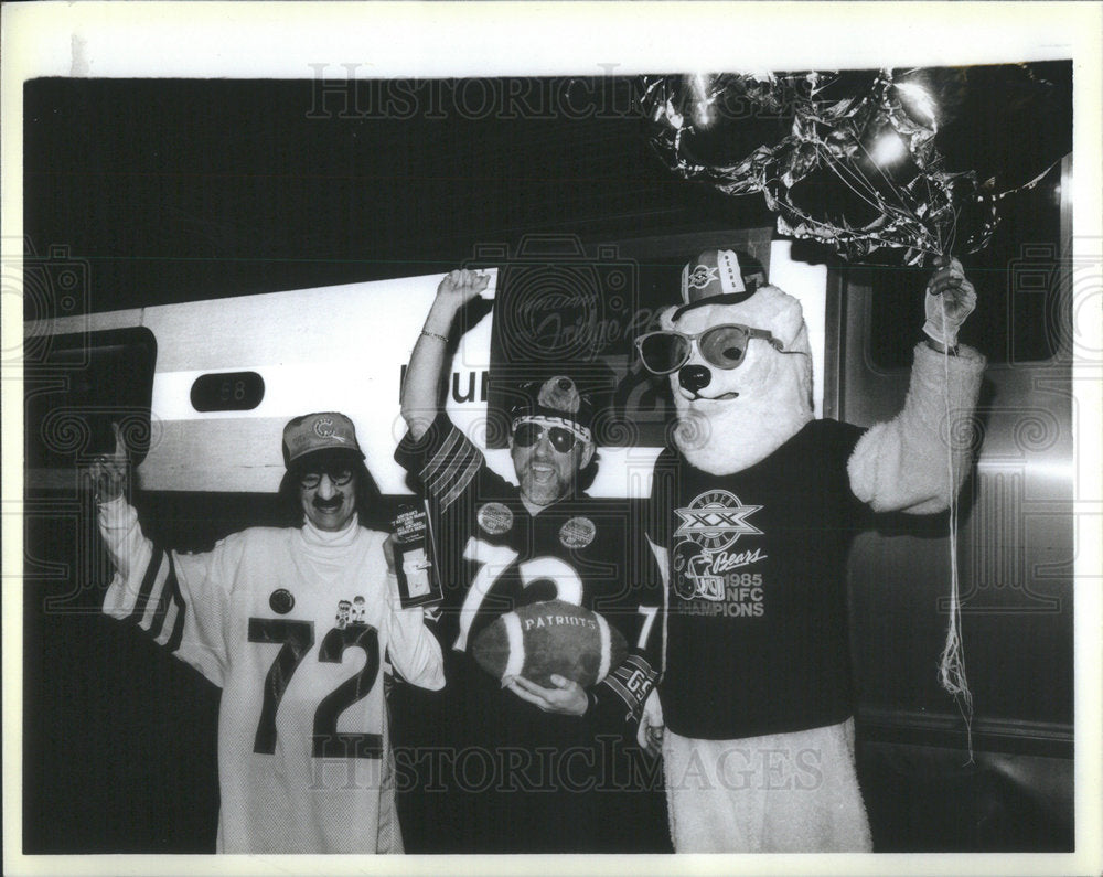 1986 Press Photo Jeanne &amp; Shelly Field, Robert McCarthy super bowl - Historic Images