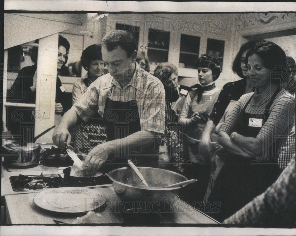 1974 Richard Oiney Author Of "Simple French Food" Demos Food Recipes - Historic Images