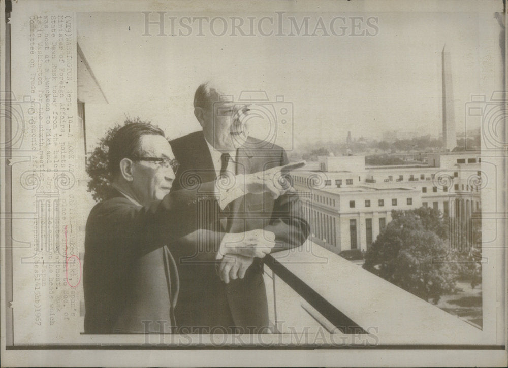 1967 Press Photo Oakeo Miki Japan's Foreign Affairs Minister with Sec. of State - Historic Images