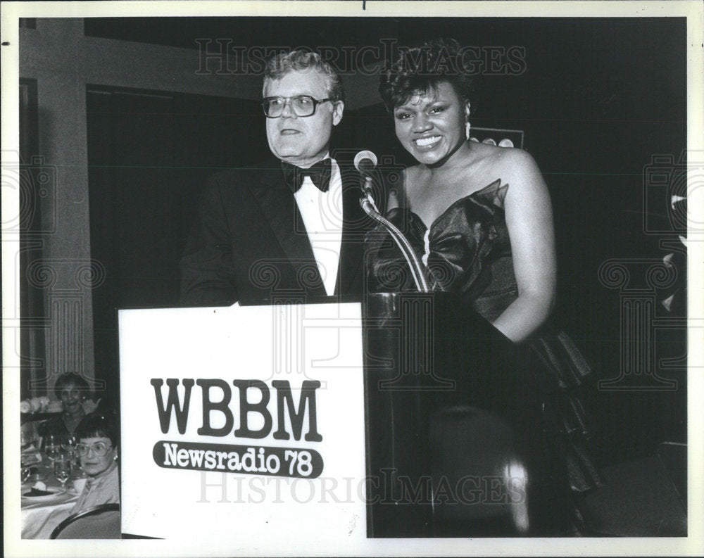 1988 Press Photo WBBM Radio Anchors Hultman Middlebrooks Anniversary Party - Historic Images