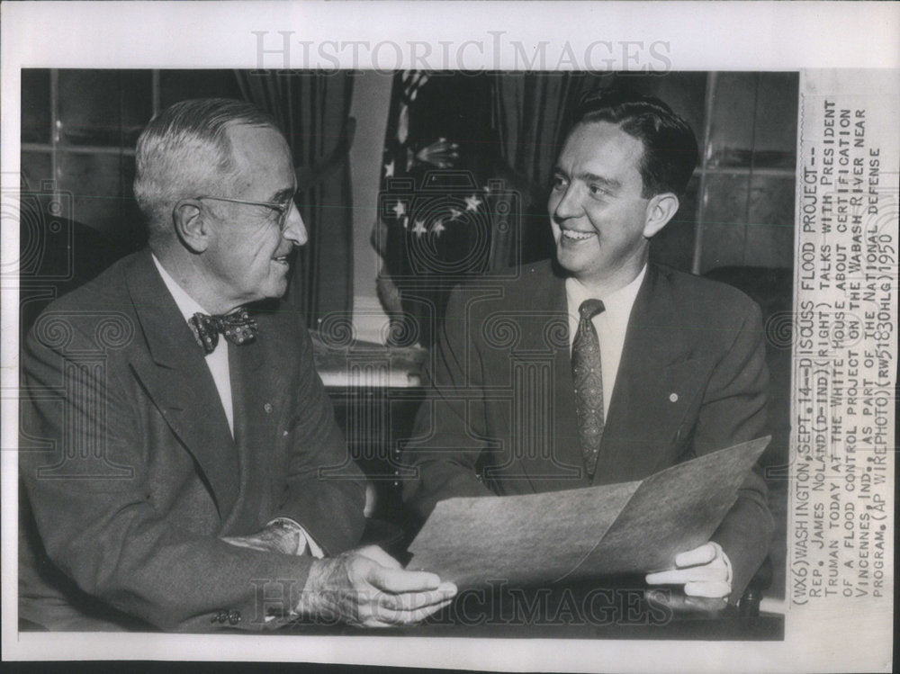 1950 Press Photo Rep. James Noland talks with President Truman at the White Hous - Historic Images