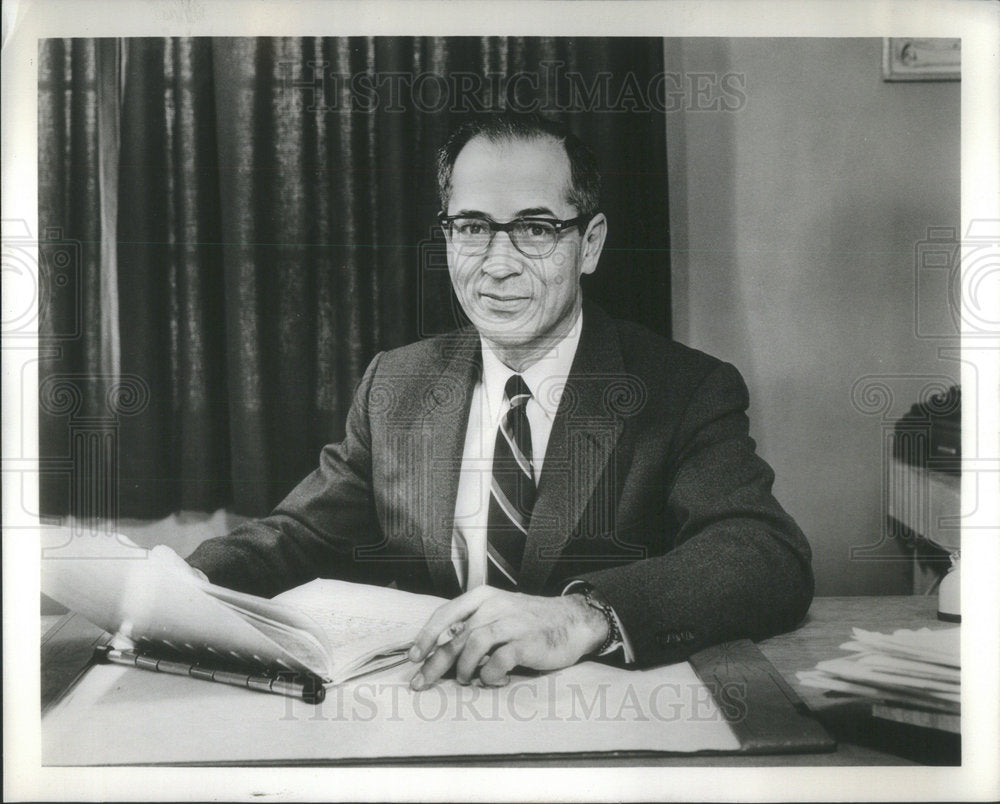 Press Photo Dr. Rudolph Nevick Psychiatric Director Forest Hospital - Historic Images