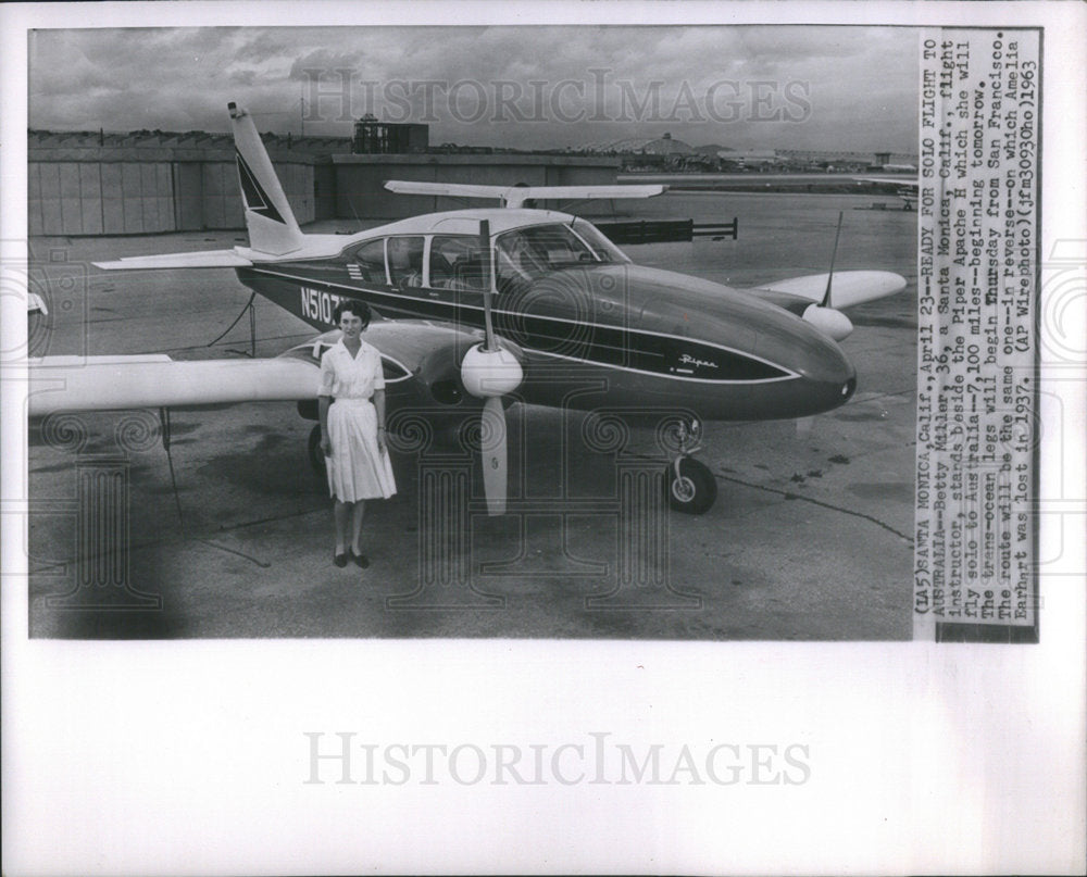 1963 Press Photo Flight Instructor Betty Miller Stands Beside Piper Apache H - Historic Images