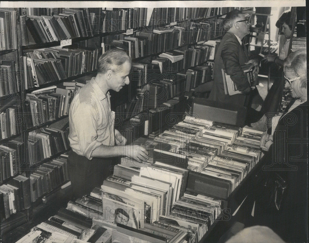 1965 Reingold Pabel/German/Chicago Heights Bookstore Closing - Historic Images