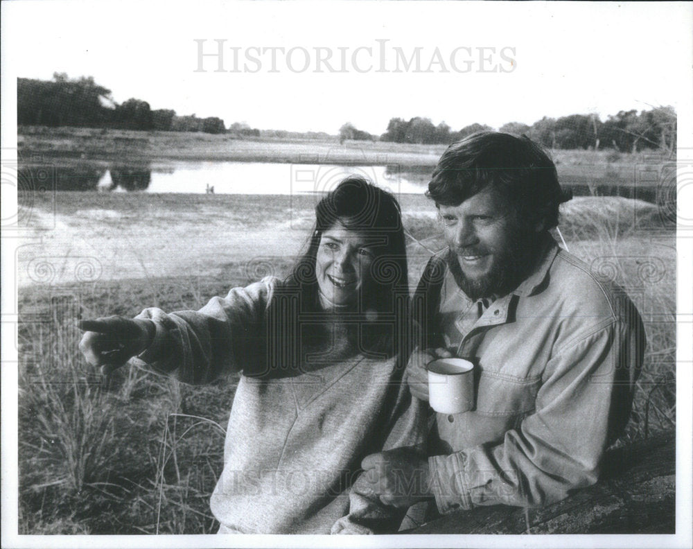 1992 Press Photo Delia and Mark Owens American Wildlife Conservationists - Historic Images