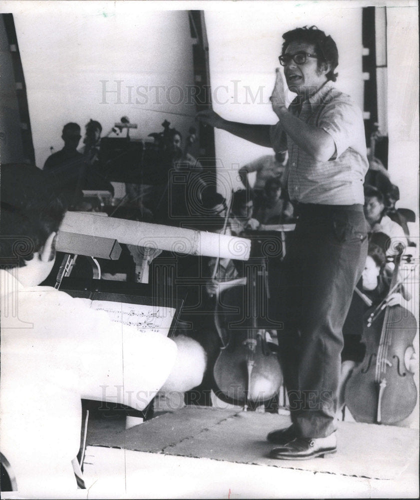 1970 Press Photo Jorge Mester Conductor Grant Park - Historic Images