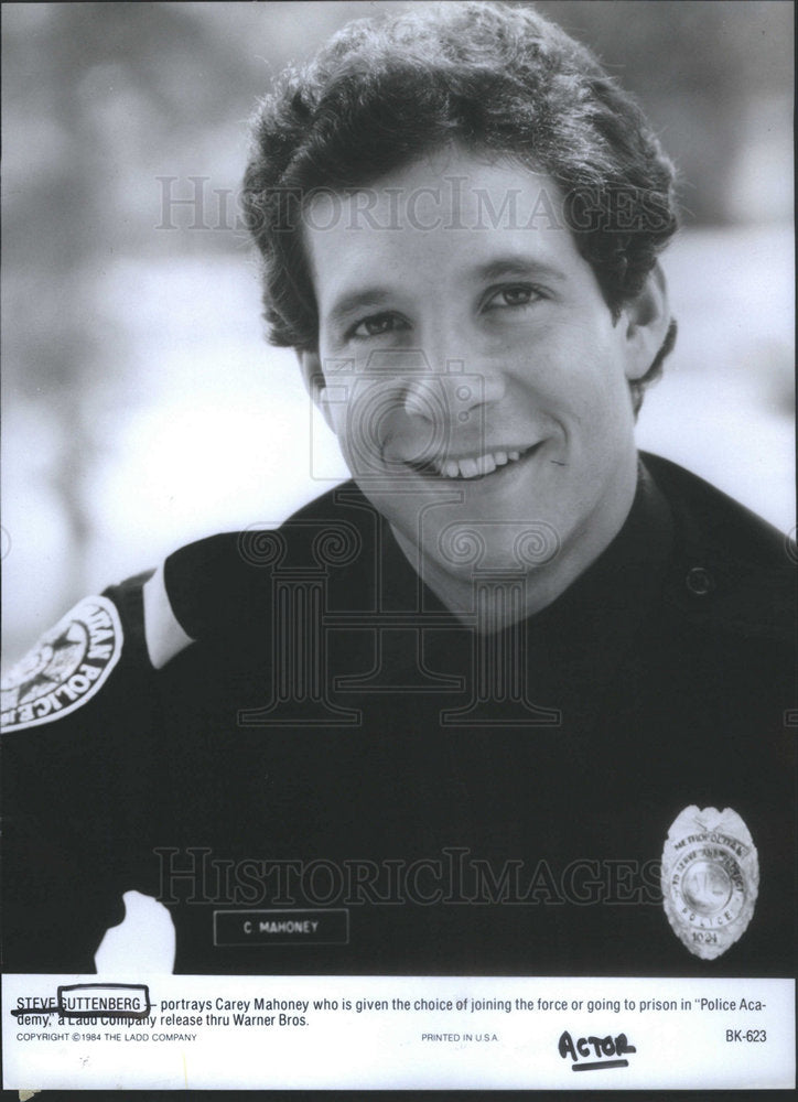 1984 Press Photo Steve Guttenberg actor - Historic Images