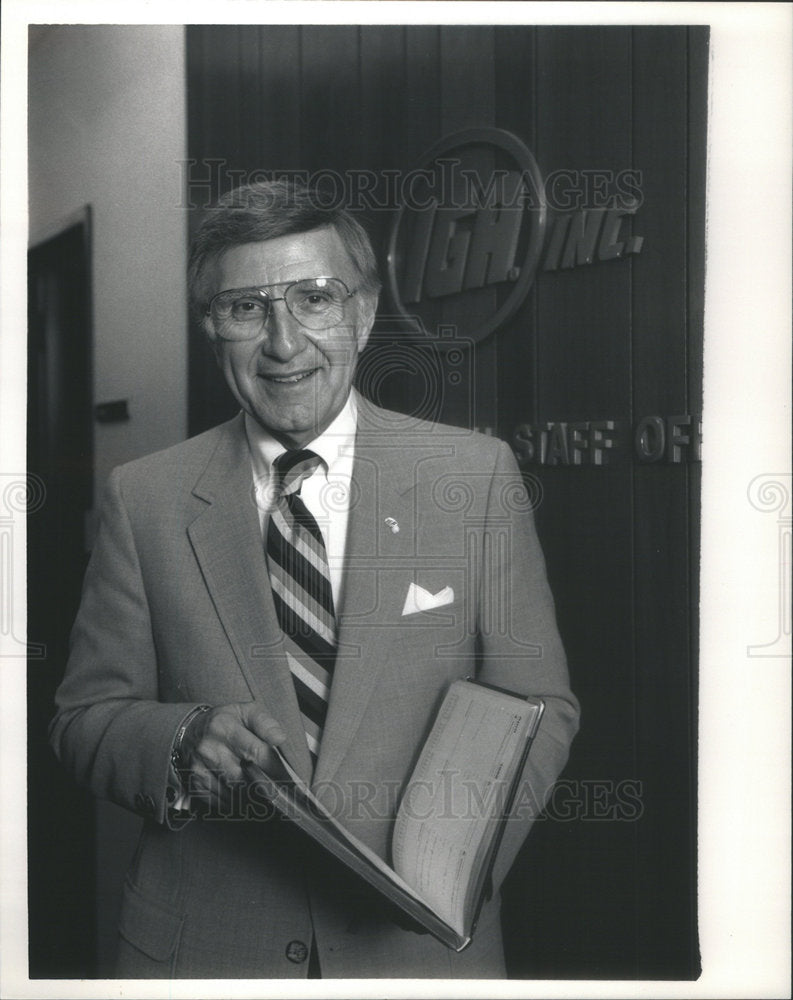 1988 Press Photo Thomas S Haggai CEO IGA, Inc - Historic Images