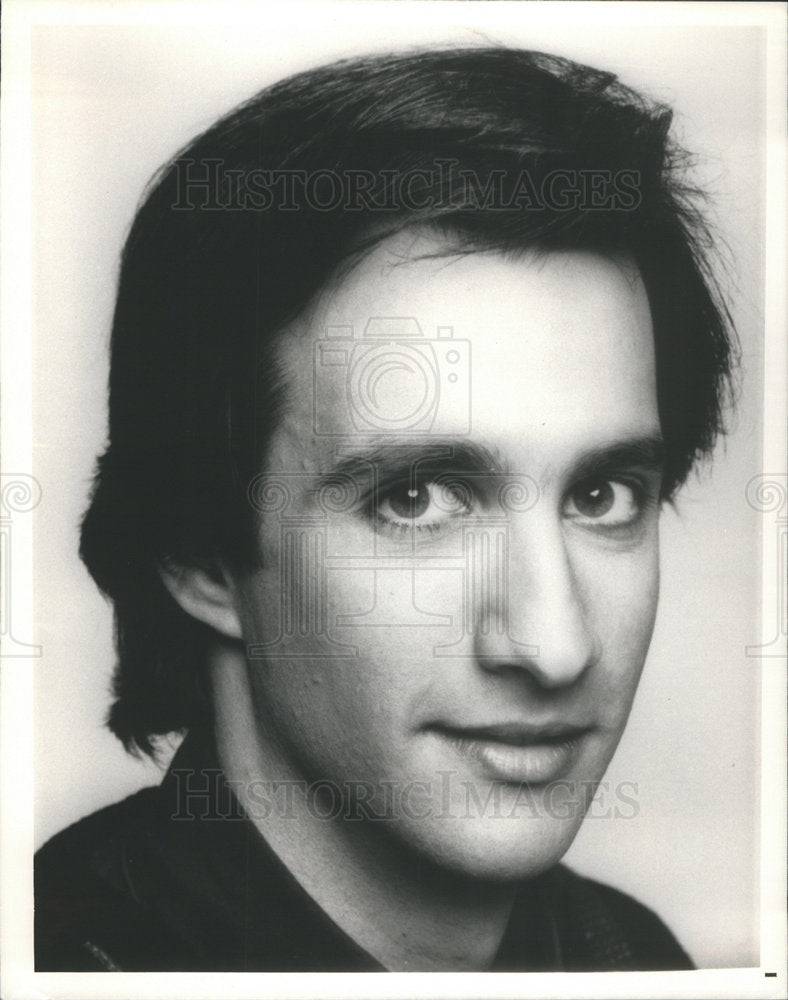 1986 Press Photo Bronson Pinchot American Actor - Historic Images