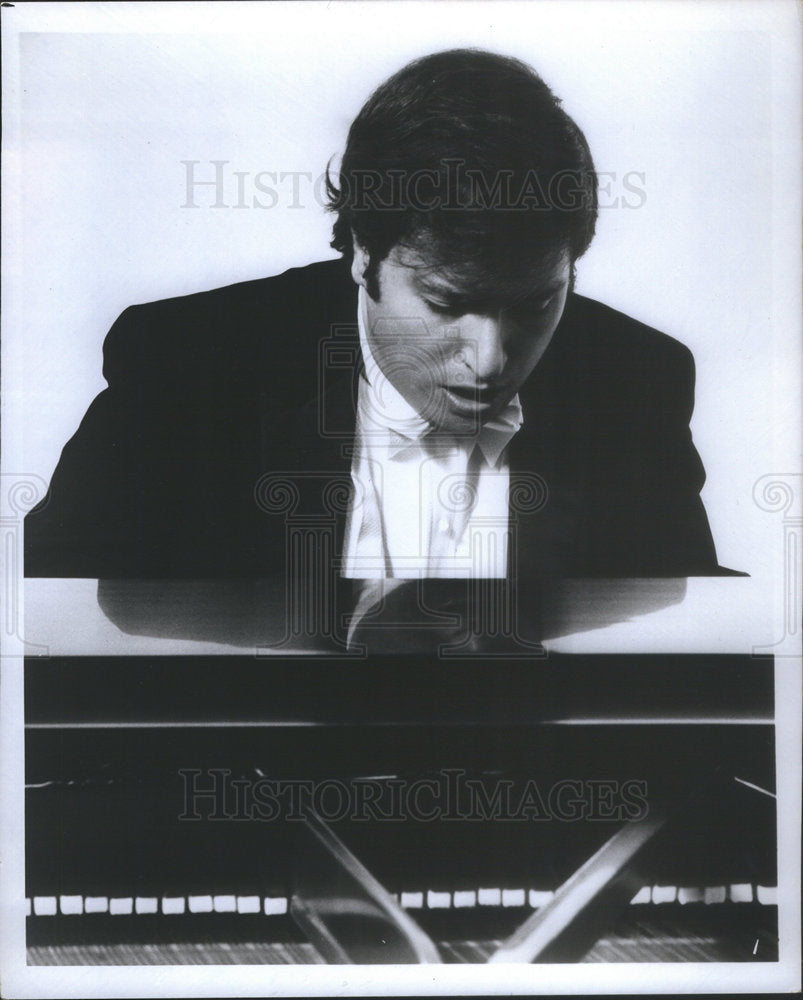 1976 Horacio Guitierrez Pianist - Historic Images