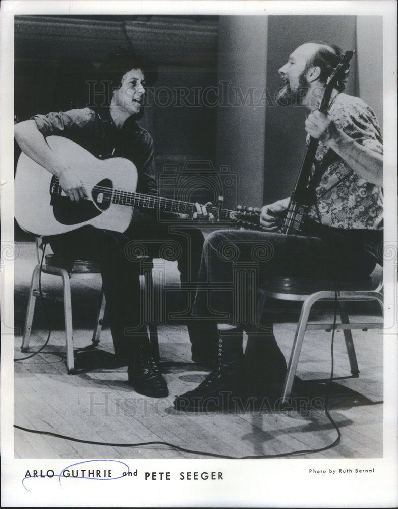 1977 Press Photo Arlo Guthrie American Folk Singer & Songwriter - Historic Images