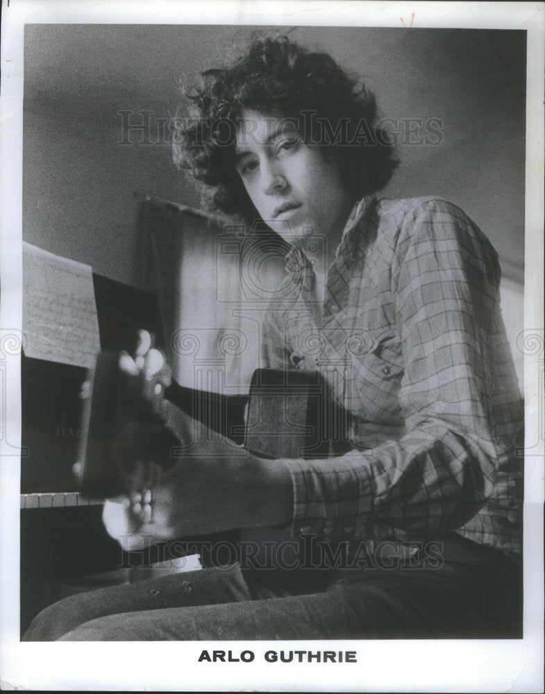 1982 Press Photo ARLO GUTHRIE AMERICAN FOLK SINGER - Historic Images