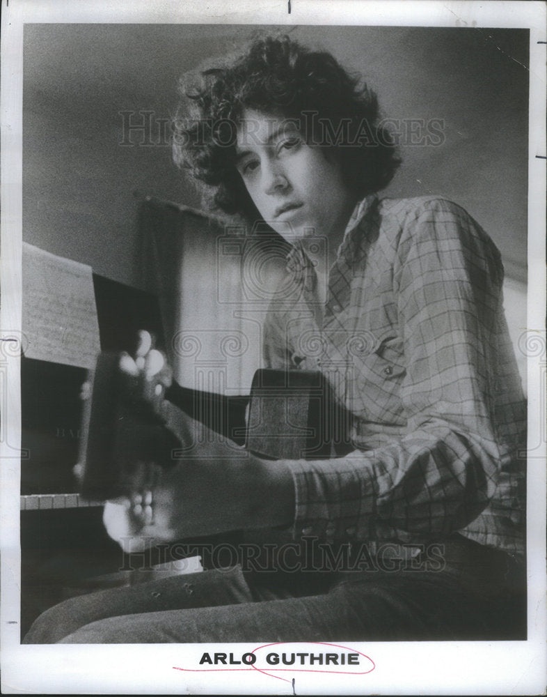 1977 Press Photo Arlo Guthrie singer and musician - Historic Images