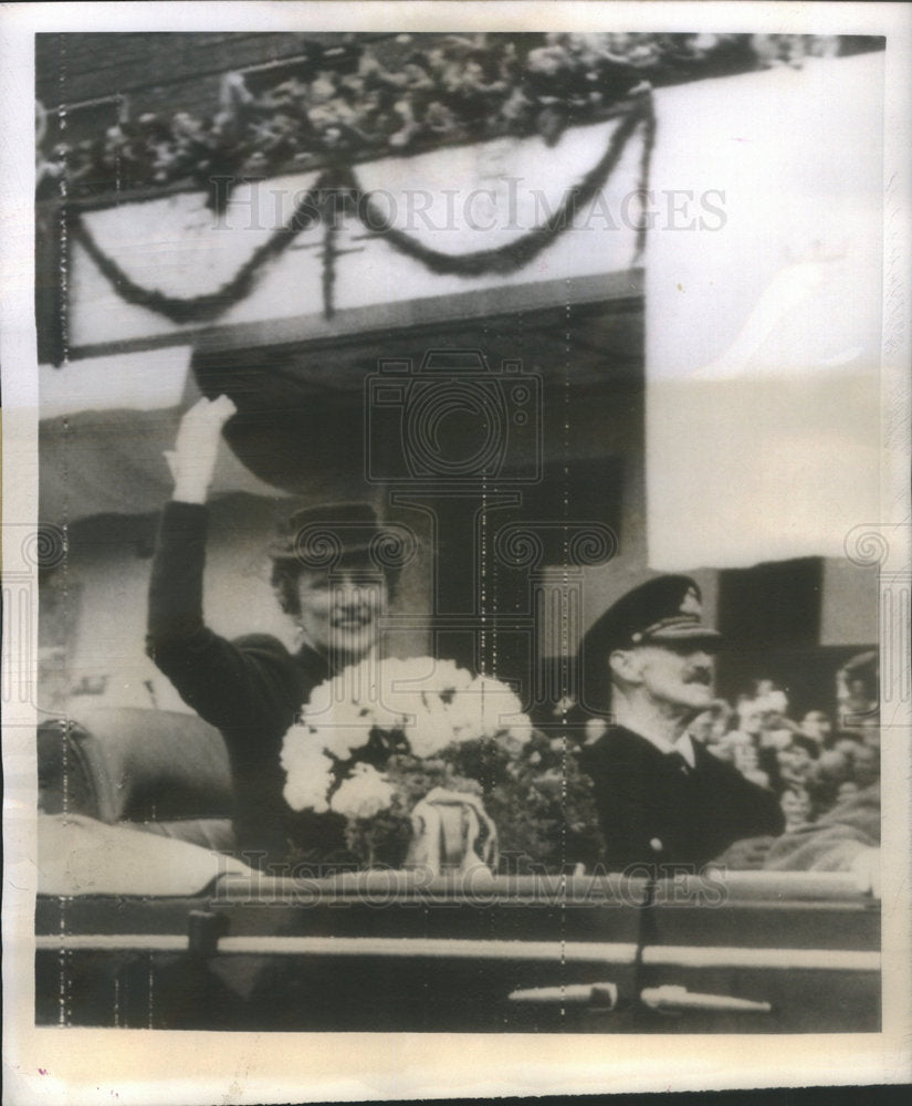 1945 Press Photo KING HAAKON VII NORWAY CROWN PRINCESS MARTHA - Historic Images