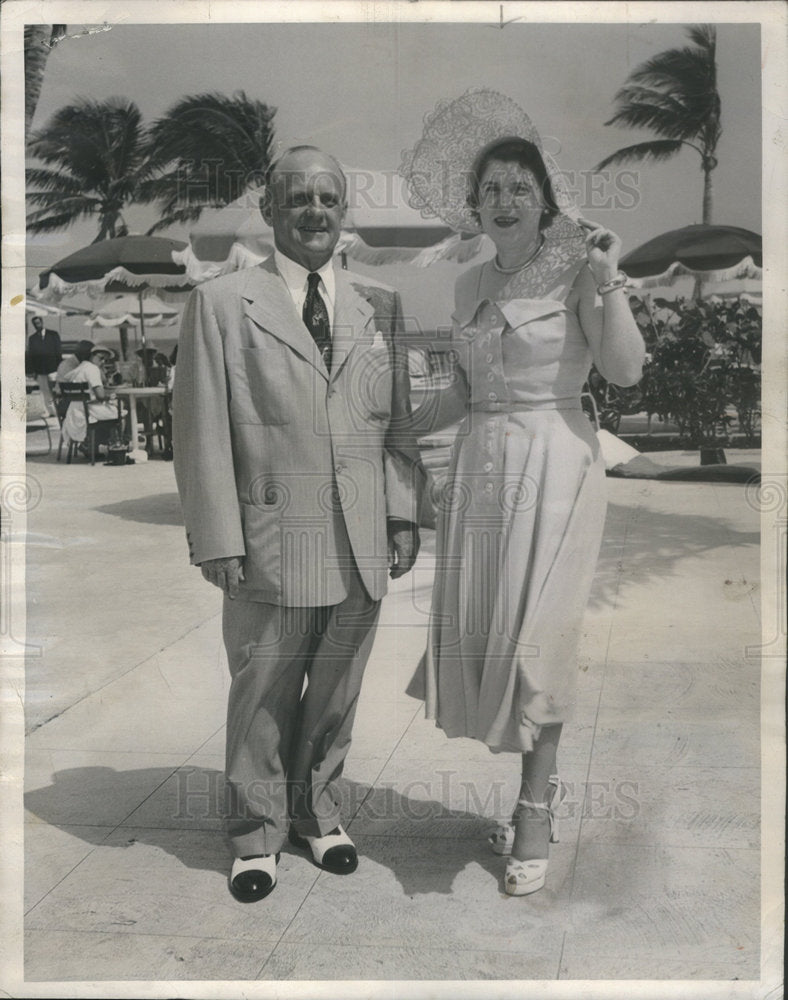 1955 Press Photo Chicagoan Mrs Mrs Titus Haffa - Historic Images