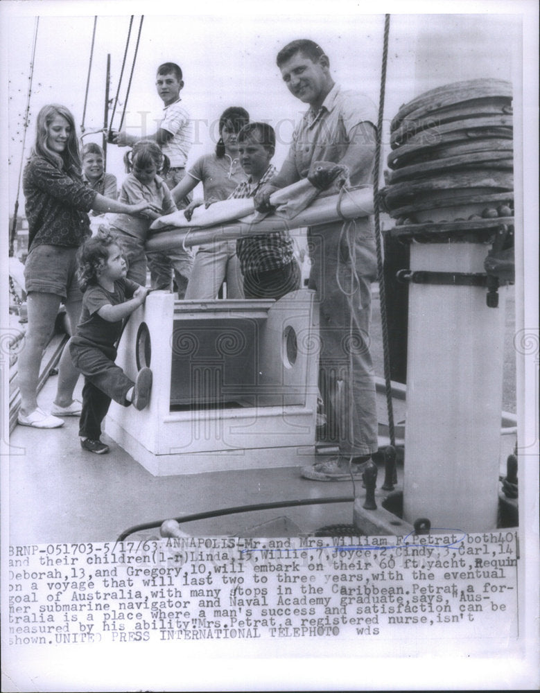 1963 Press Photo William Petrat &amp; Children On Yacht Requin Before Voyage - Historic Images