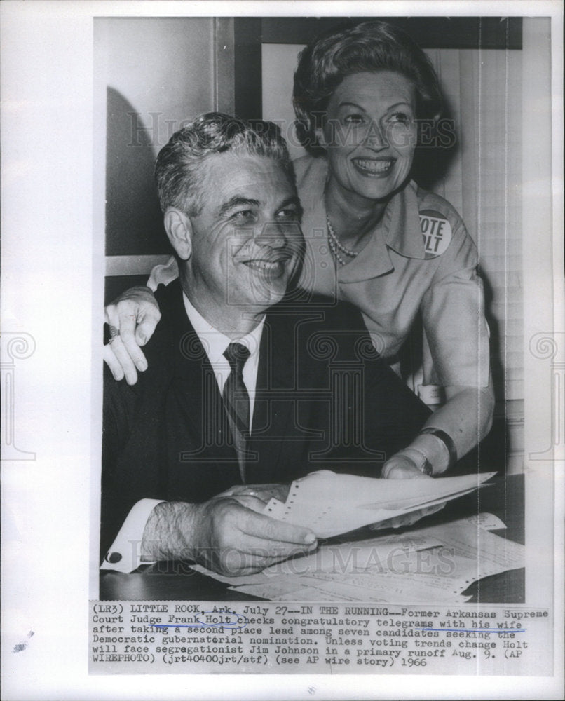 1966 Press Photo FRANK HOLT ARKANSAS SUPREME COURT JUDGE WIFE - RSC78161 - Historic Images