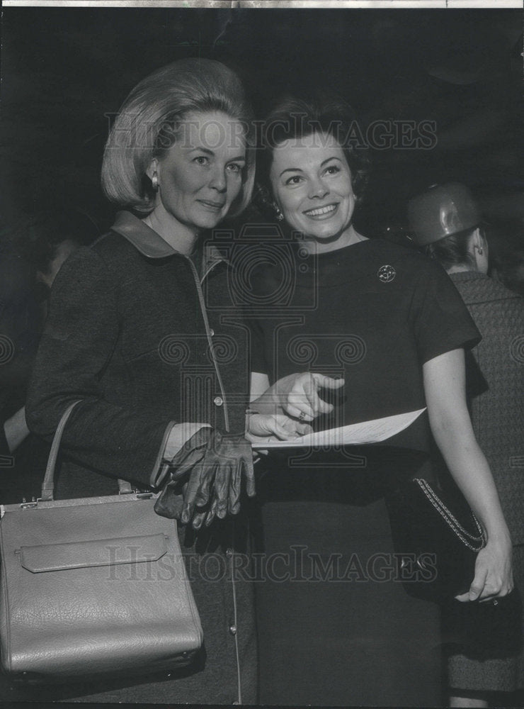 1967 Mrs. Richard Holsten Jr. and Mrs. John Lee on Palmer House - Historic Images