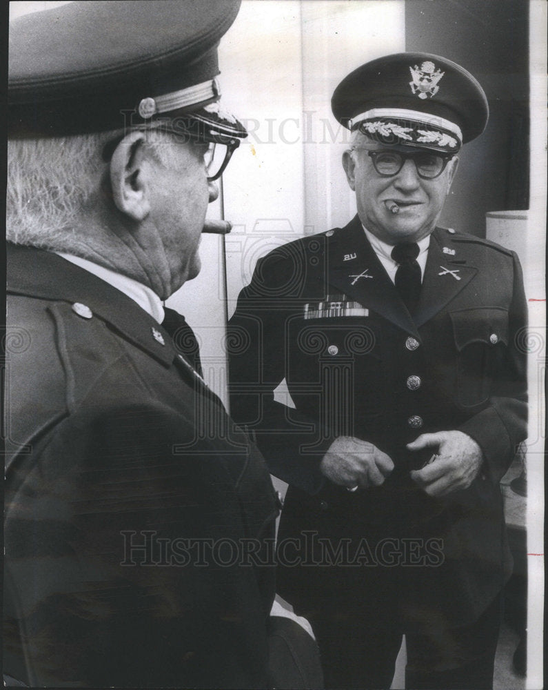 1967 Press Photo Chicago Resident Sidney T. Holzman World War II Uniform Soldier - Historic Images