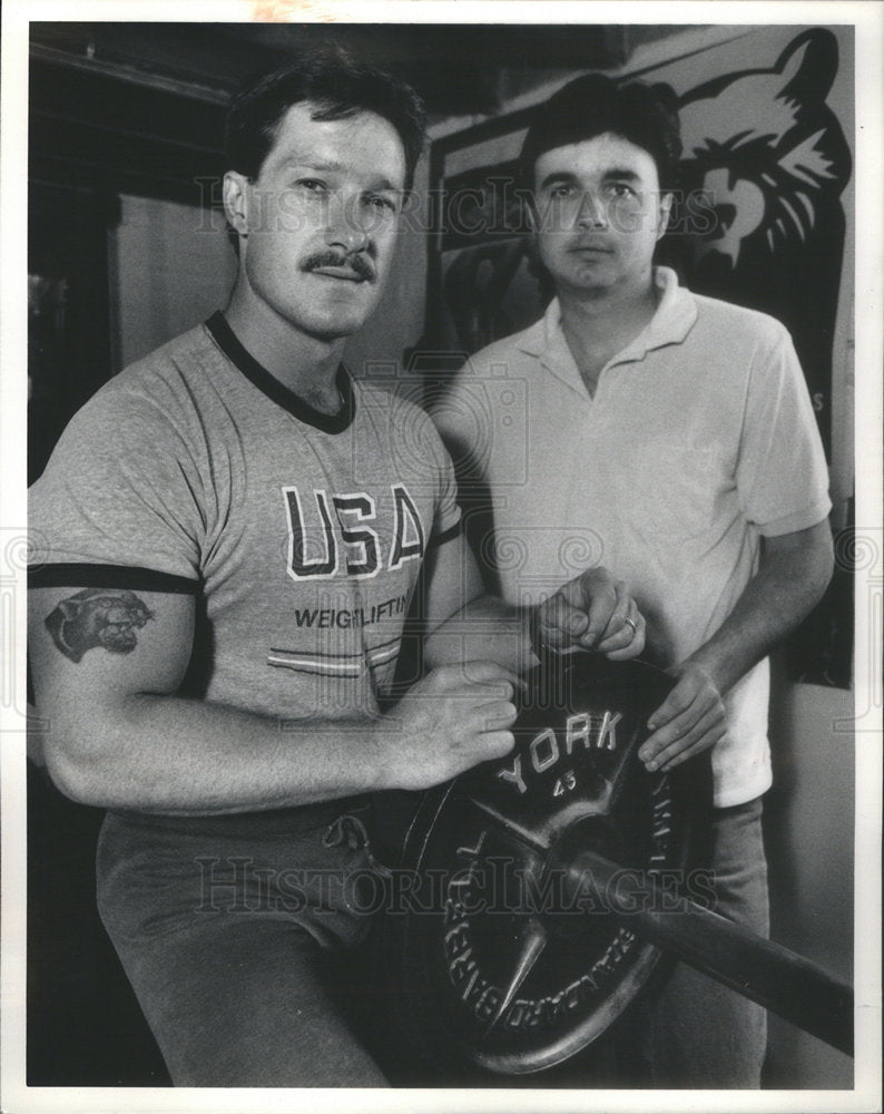 1987 Press Photo Firefighters Thomas Holubik and Michael Levanovic - Historic Images