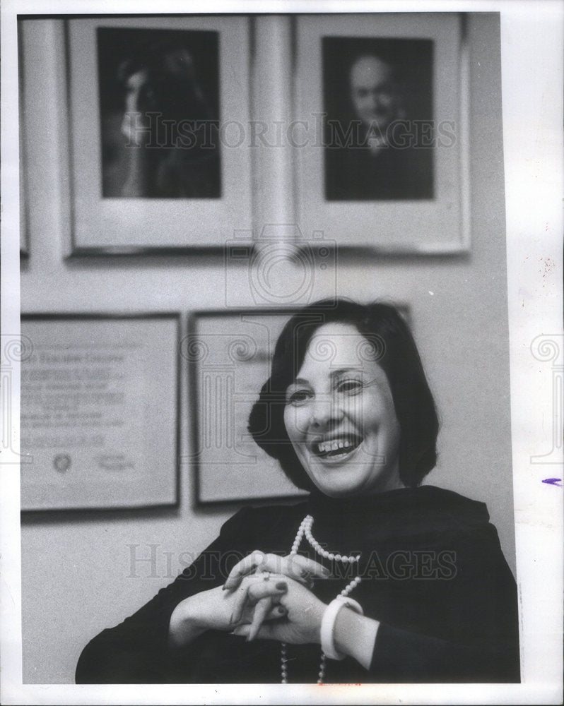 1975 Chicago Insurance Agent Estelle Holzer Prudential Man of Year - Historic Images