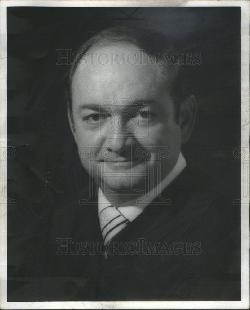 1984 Press Photo Cook County Circuit Court Judge Reginald J Holzer - Historic Images