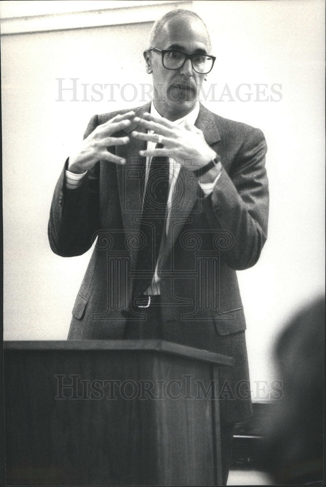 1986 Press Photo Bill Honig Speaks Faculty Council California State University - Historic Images