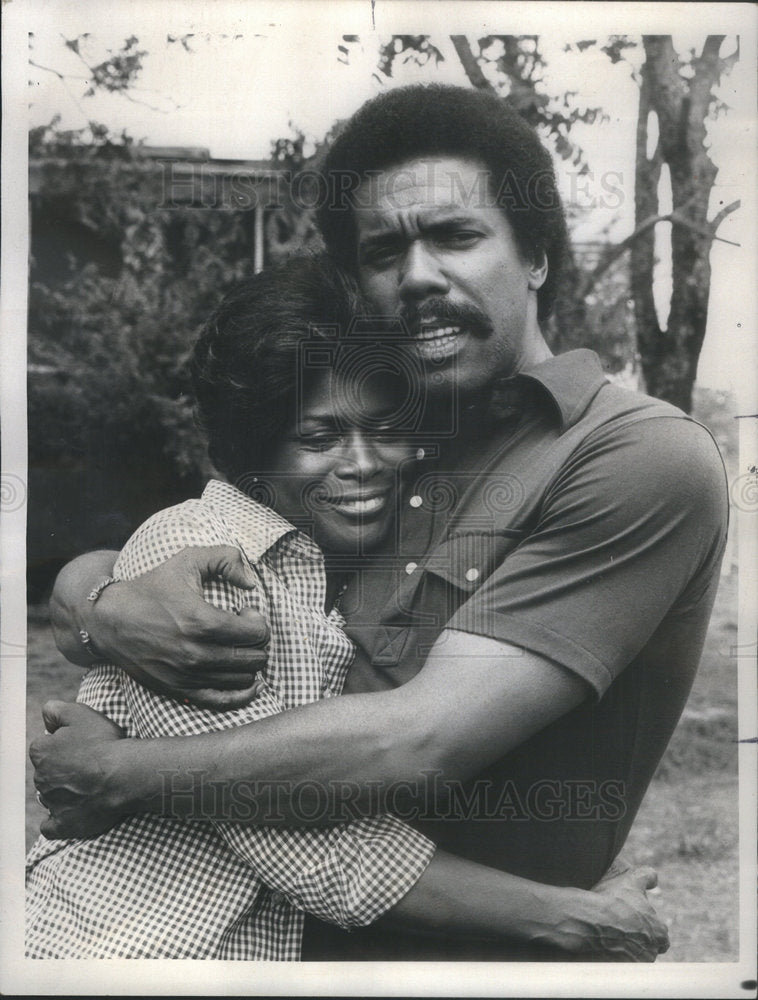 1977 Press Photo Cicely Tyson and Robert Hooks Married Couple From Detroit - Historic Images