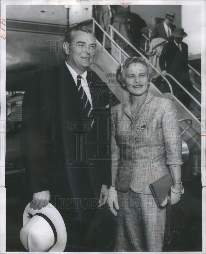 1951 Press Photo Engineer, diplomat Mr. & Mrs. Herbert Hoover Jr. - Historic Images