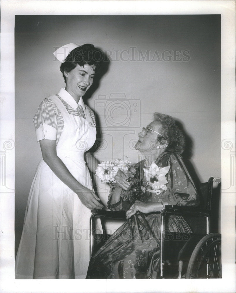 1962 Press Photo Mary Maxwell Student Nurse Year Chicago Michael Reese Hospital - Historic Images