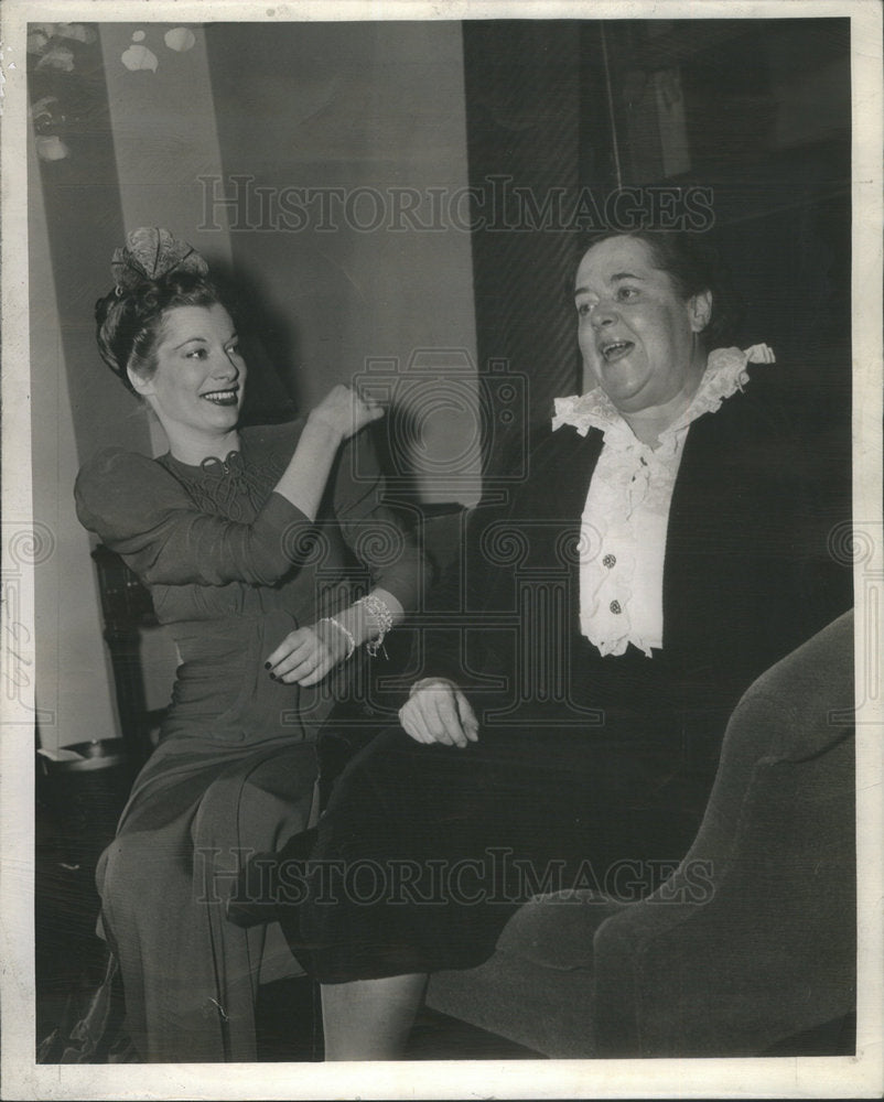 1939 Press Photo Lee Carson Times Society Reporter Klsa Maxwell - RSC78845 - Historic Images