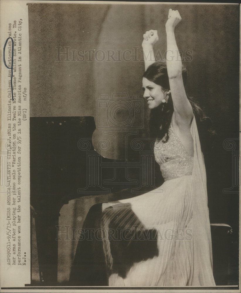 1973 Miss Illinois Colleen Ann Metternich Playing Piano - Historic Images