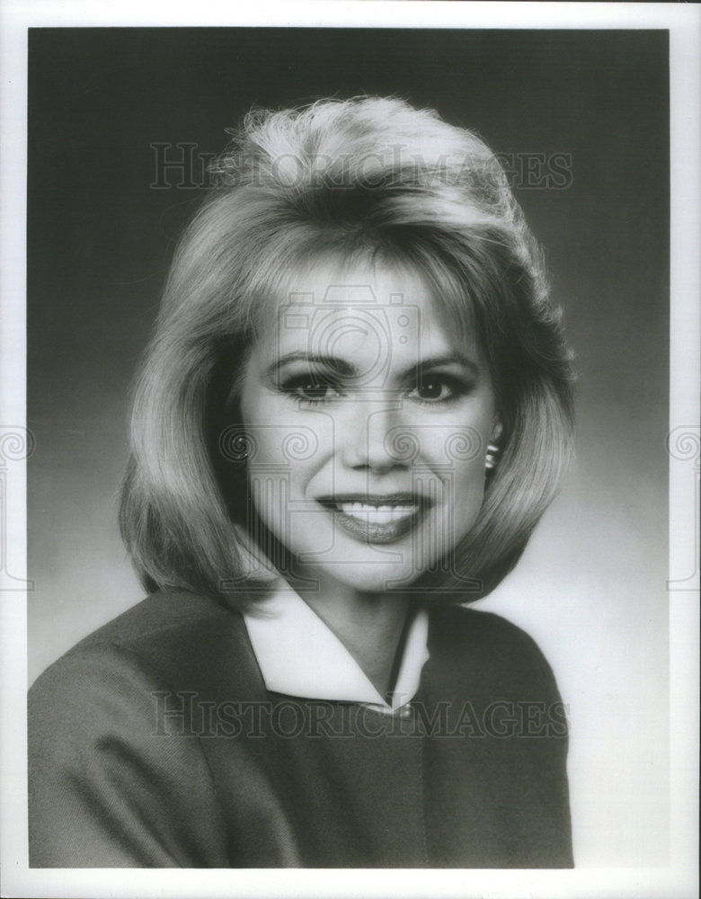 1989 Press Photo Bre Waker Hosts the 4th Edition of &quot;People Magazine on TV&quot; - Historic Images