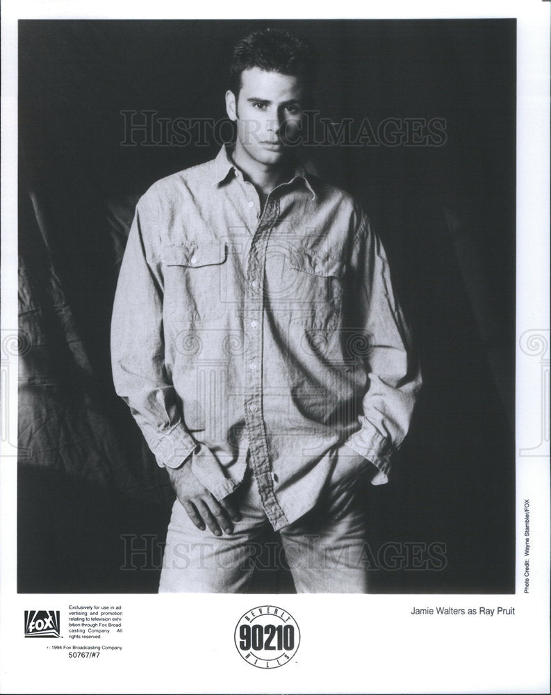 1995 Press Photo Jamie Walters Ray Pruit 90210 Teen Television Show - RSC79501 - Historic Images