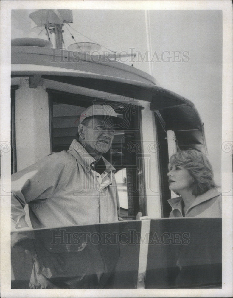 1979 Press Photo John Wayne Barbara Walters Television Host Actor - Historic Images