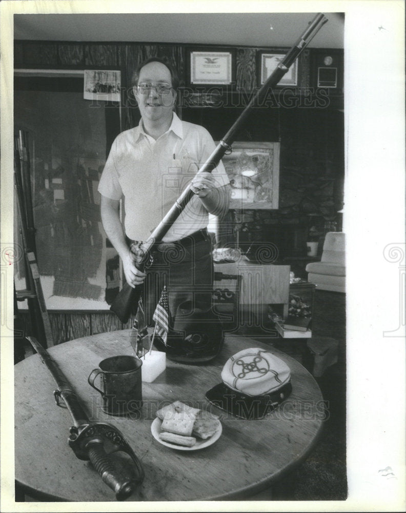1987 Press Photo Bob Walter Civil War Collector Hobby - Historic Images