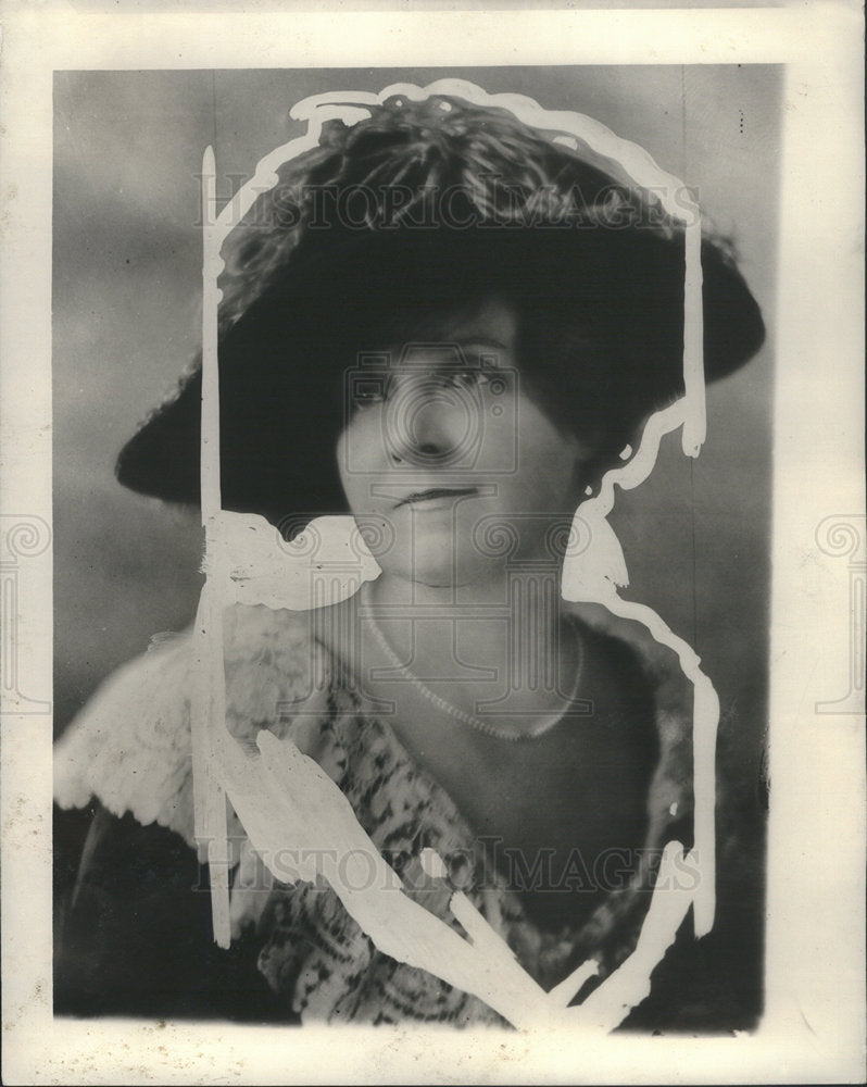 1927 Press Photo Mrs. Edgar Lee Masters Poses For Portrait - Historic Images