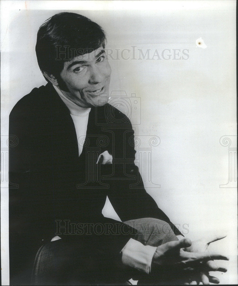 1968 Press Photo Joe Masiell Jacques Brel Alive Well Living in Paris - Historic Images