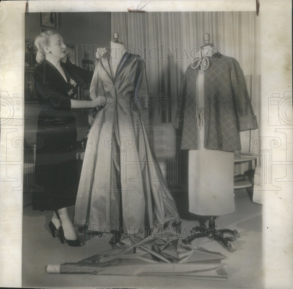 1949 Maursia, Hollywood couturier  - Historic Images