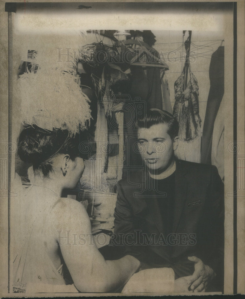 1968 A chaplain & a lady - Historic Images