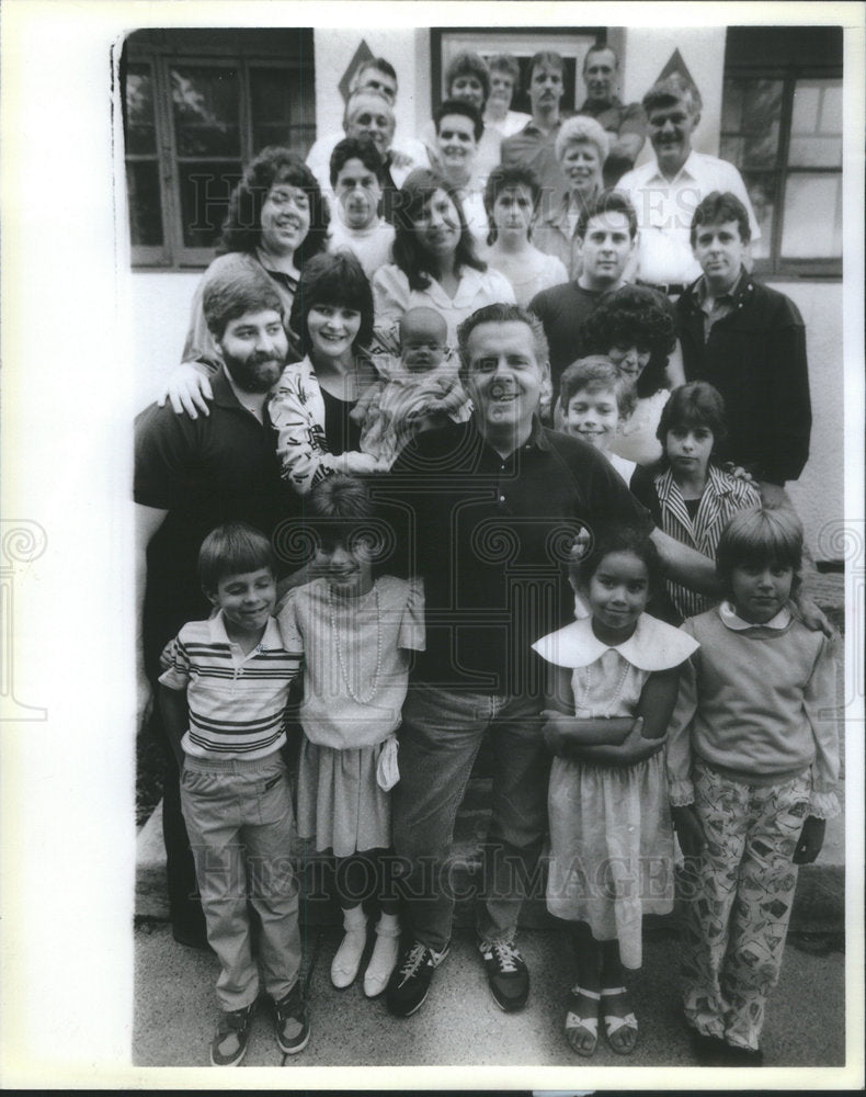 1986 Press Photo Donald May, firefighter and &quot;father to everyone&quot; - Historic Images