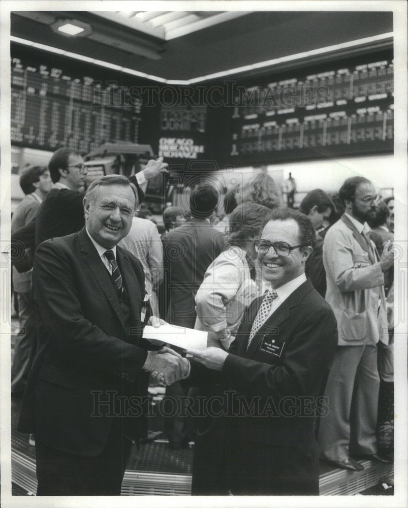 1985 Press Photo William May Statue of Liberty Ellis Island Foundation - Historic Images