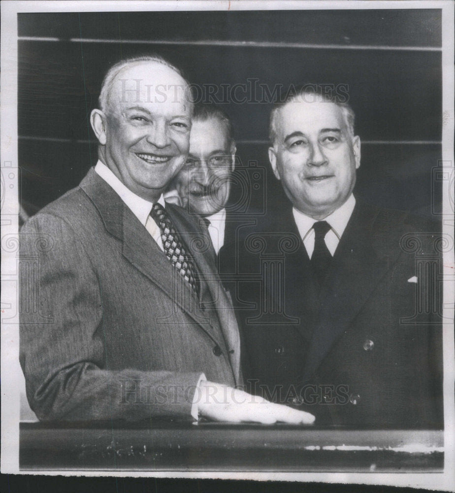 1953 Press Photo President Eisenhower Premier Mayer Yacht Williamsburg - Historic Images