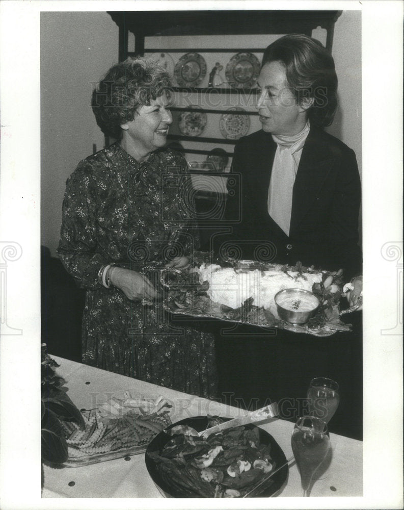 1977 Press Photo Deborah Szekely Mazzanti With Mrs. Daniel Edelman, Spa Secrets - Historic Images