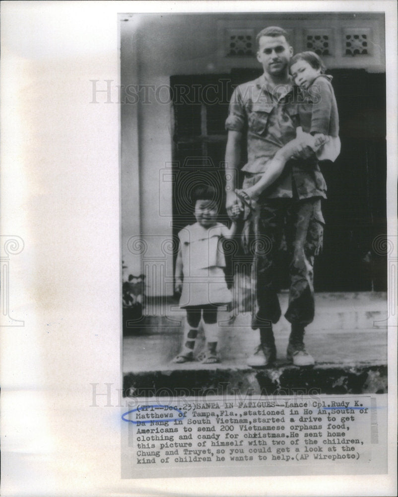 1971 Lance Corporal Rudy Matthews Chung Truyet Vietnamese Orphans - Historic Images