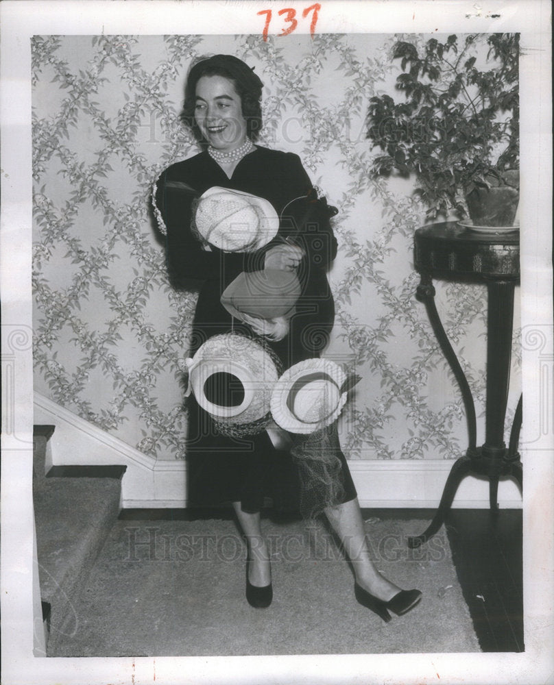 1953 Press Photo Mrs. T.W. Mather Trading Post Lake Forest Benefit - Historic Images